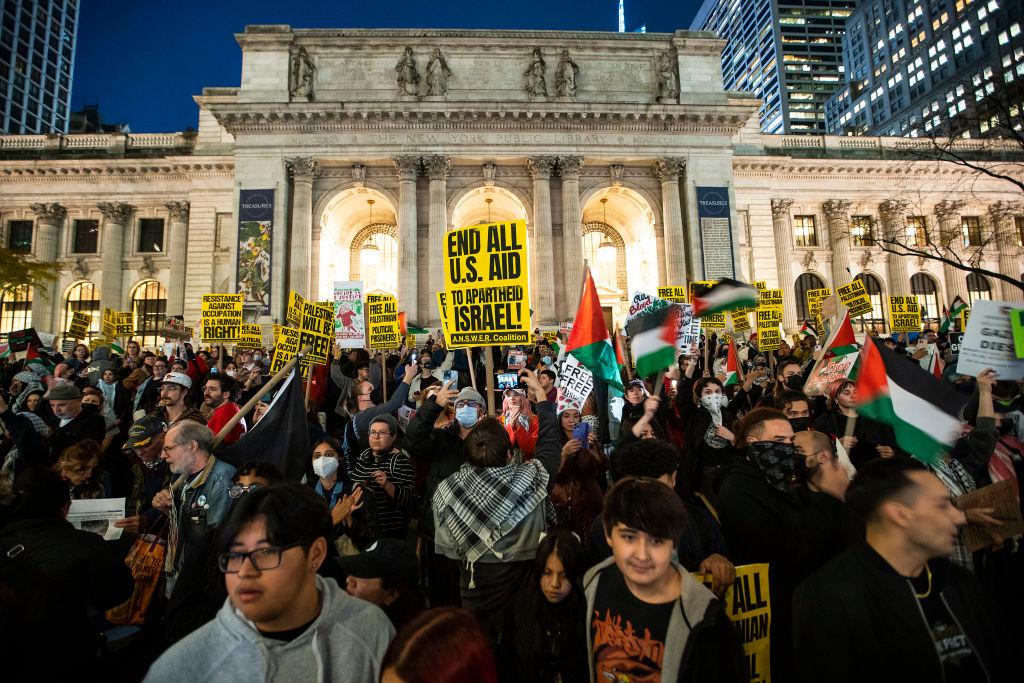 Pro-Palestine Activists Rally at New York City Cultural Institutions Over Thanksgiving Weekend