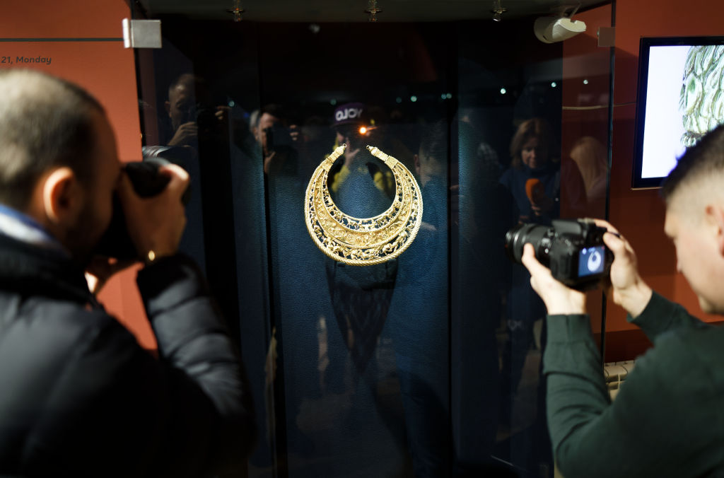 Prized Scythian Gold Artifacts Returned to Ukraine by Dutch Museum, Defying Russia’s Demands